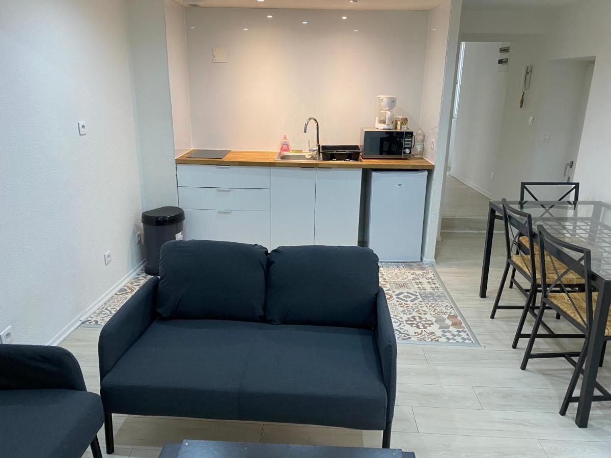 Appartement 2Eme Etage 42M2 Hyper Centre Ville / Parking Gratuit Riom Kültér fotó