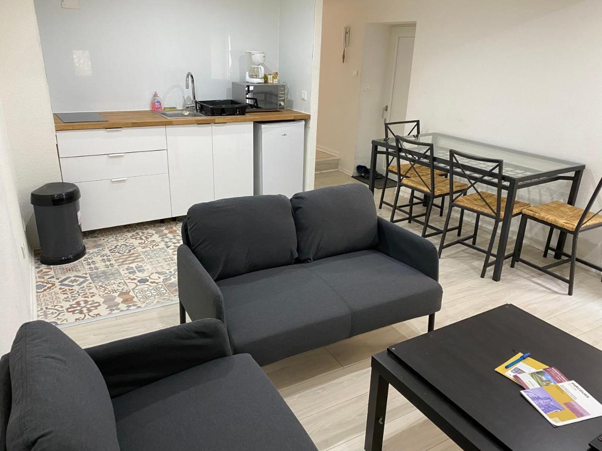 Appartement 2Eme Etage 42M2 Hyper Centre Ville / Parking Gratuit Riom Kültér fotó